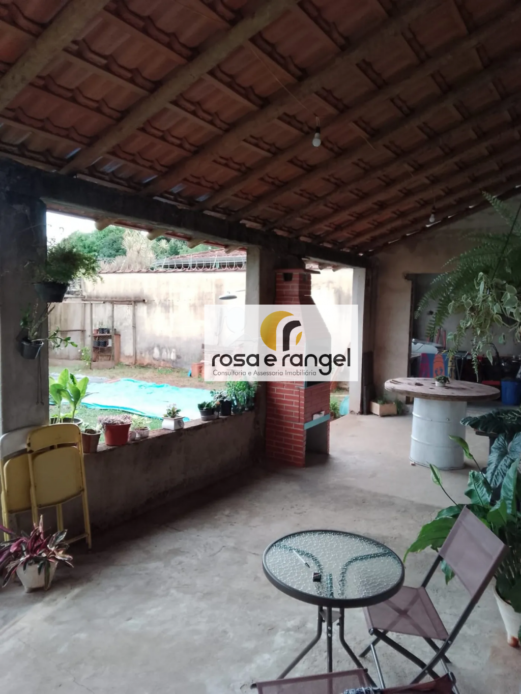 Chácara à venda com 3 quartos, 200m² - Foto 2