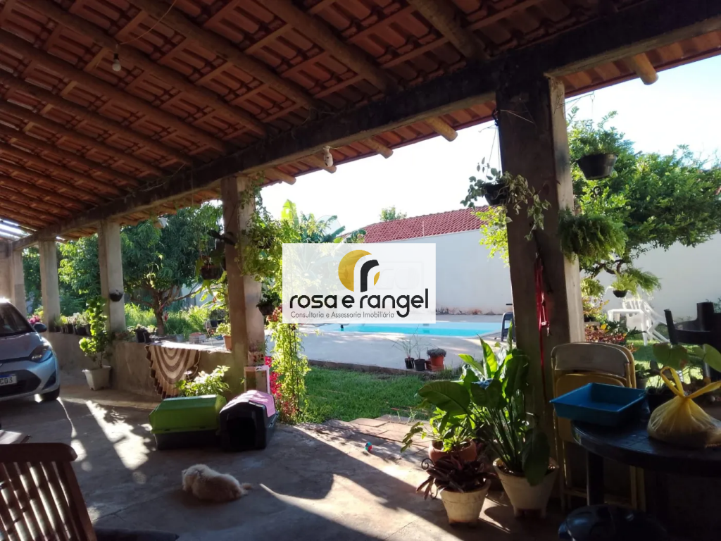Chácara à venda com 3 quartos, 200m² - Foto 1