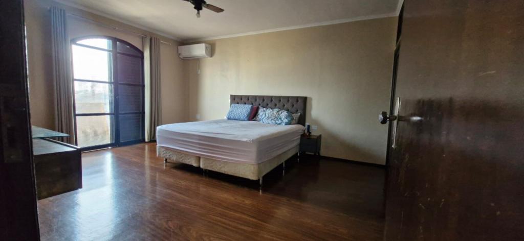 Casa à venda com 4 quartos, 249m² - Foto 16