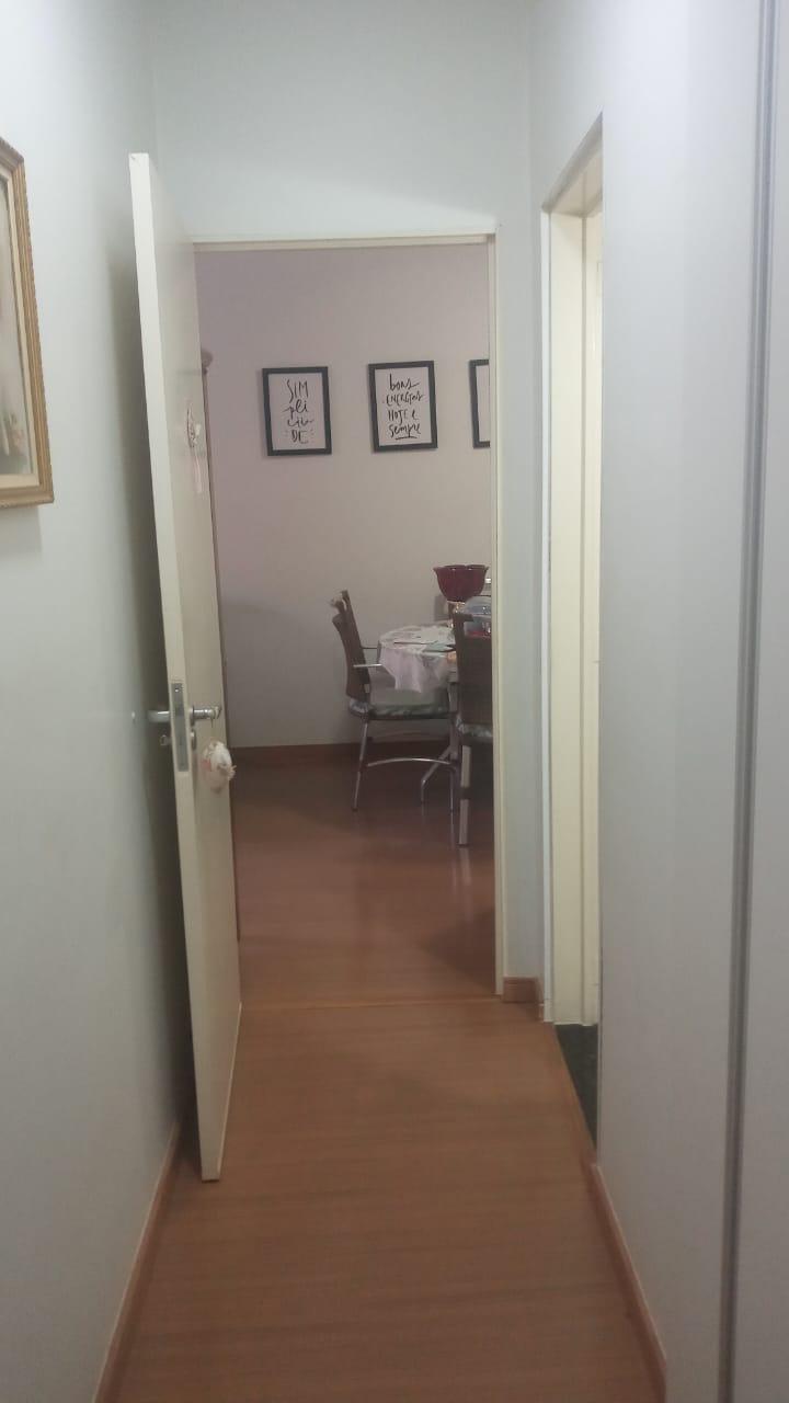 Apartamento à venda com 3 quartos, 87m² - Foto 2