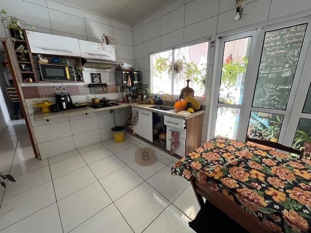 Casa à venda com 3 quartos, 140m² - Foto 1