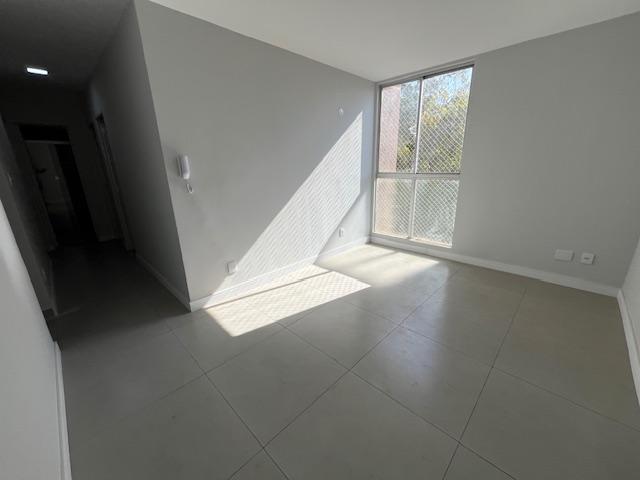 Apartamento à venda com 3 quartos, 70m² - Foto 1