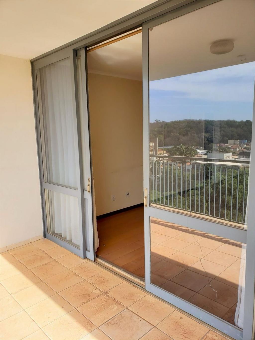 Apartamento à venda com 3 quartos, 171m² - Foto 4