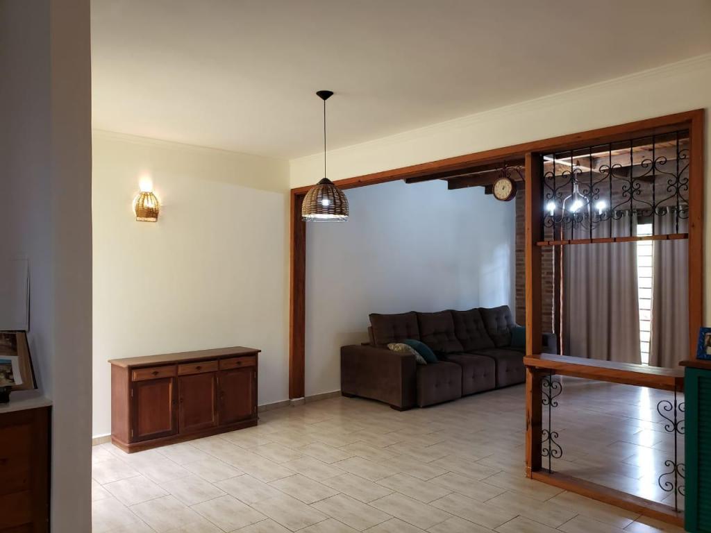 Casa à venda com 3 quartos, 226m² - Foto 3