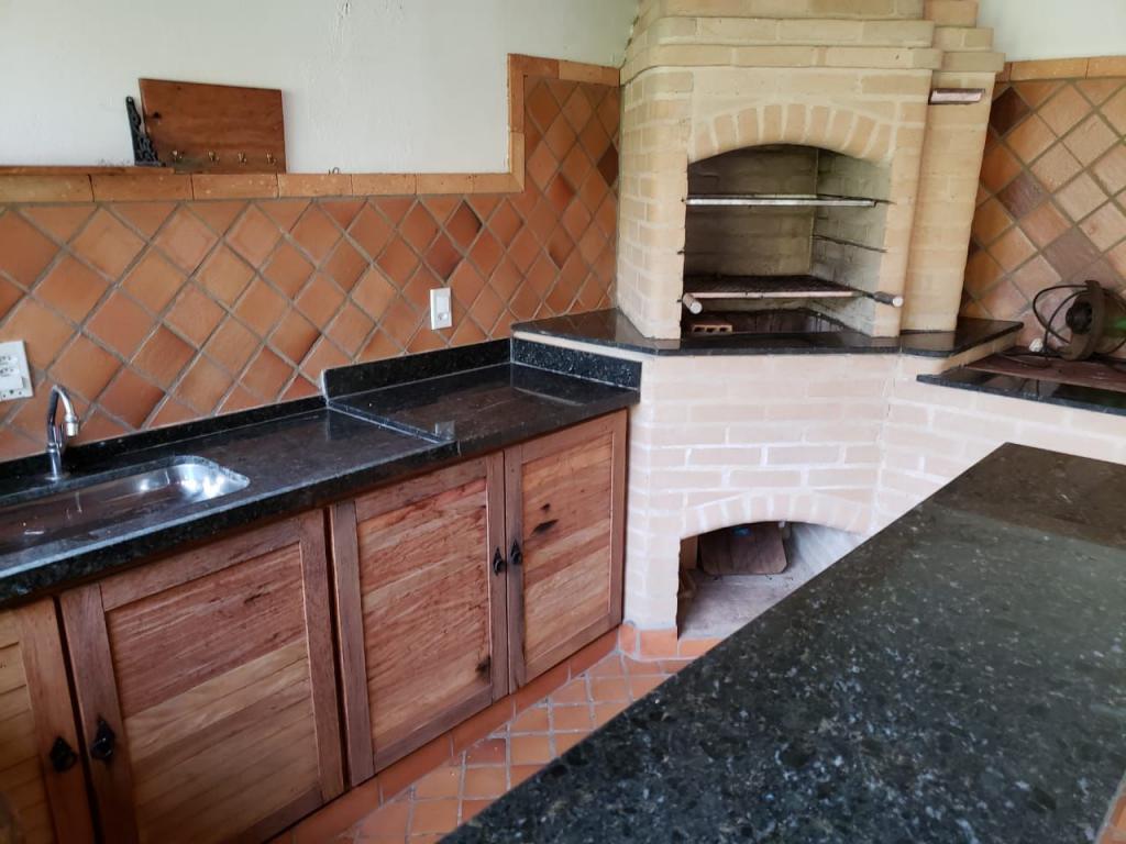 Casa à venda com 3 quartos, 226m² - Foto 8