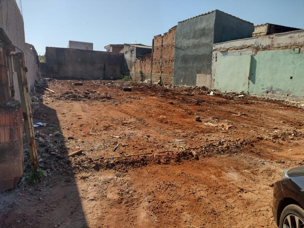 Terreno à venda, 318m² - Foto 1