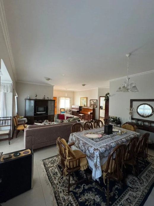 Casa à venda com 3 quartos, 230m² - Foto 3