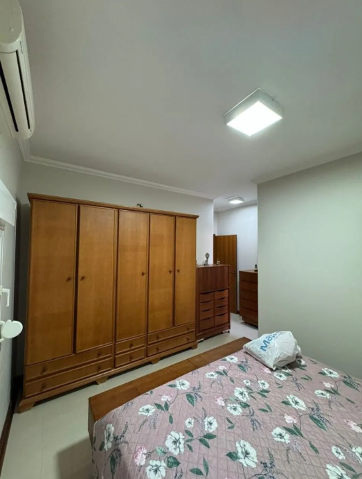 Casa à venda com 3 quartos, 230m² - Foto 5