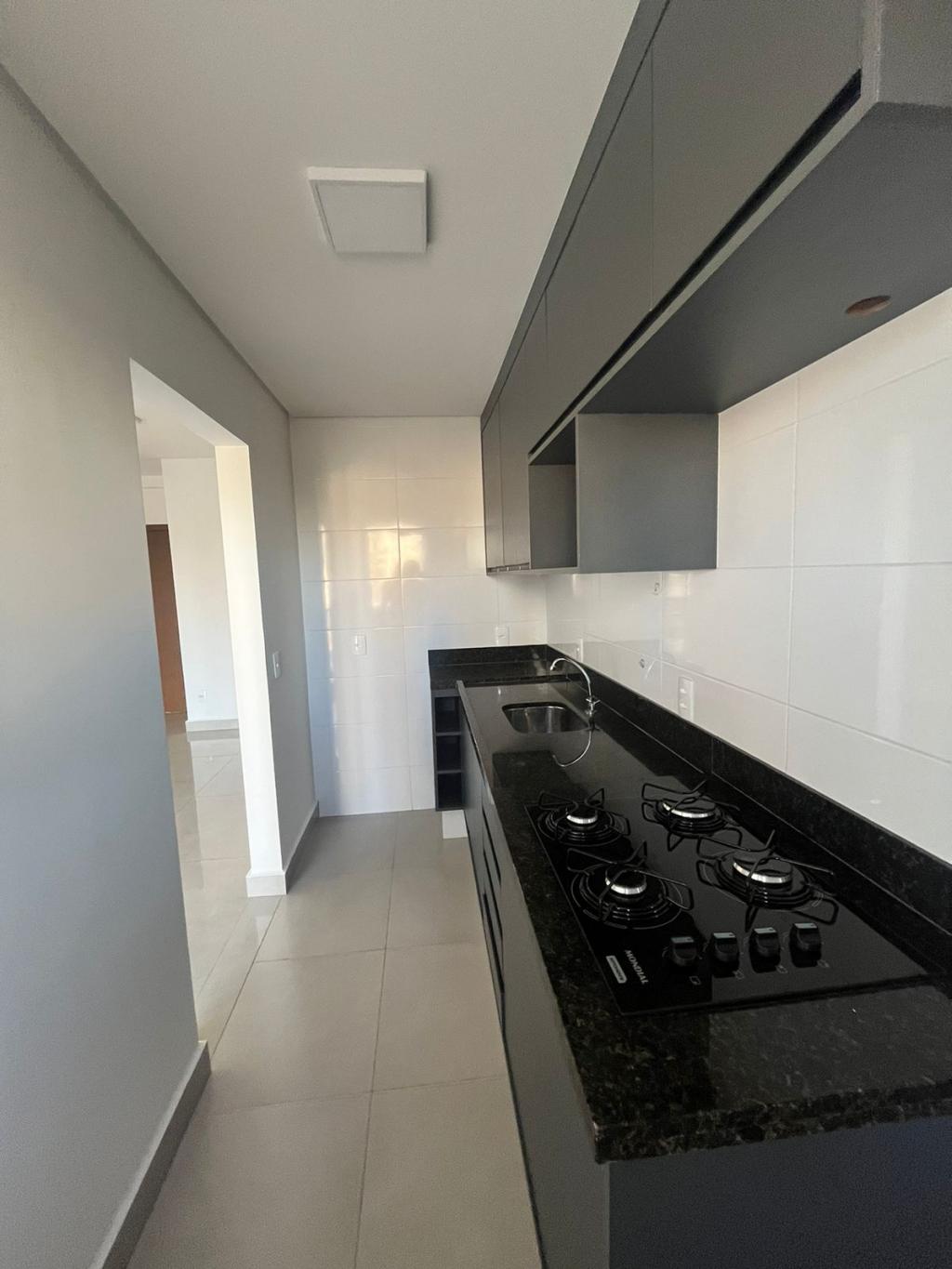 Apartamento à venda com 2 quartos, 67m² - Foto 2