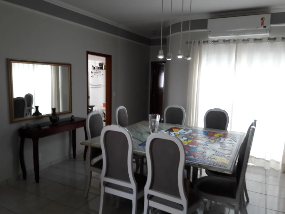 Casa à venda com 3 quartos, 178m² - Foto 4