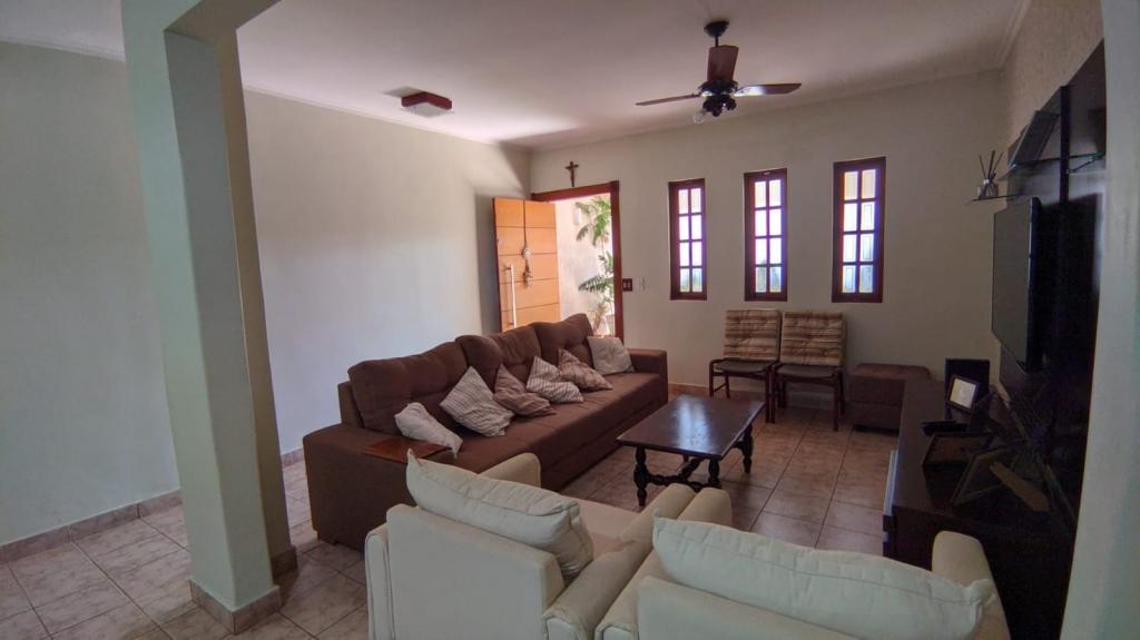 Casa, 4 quartos, 204 m² - Foto 1