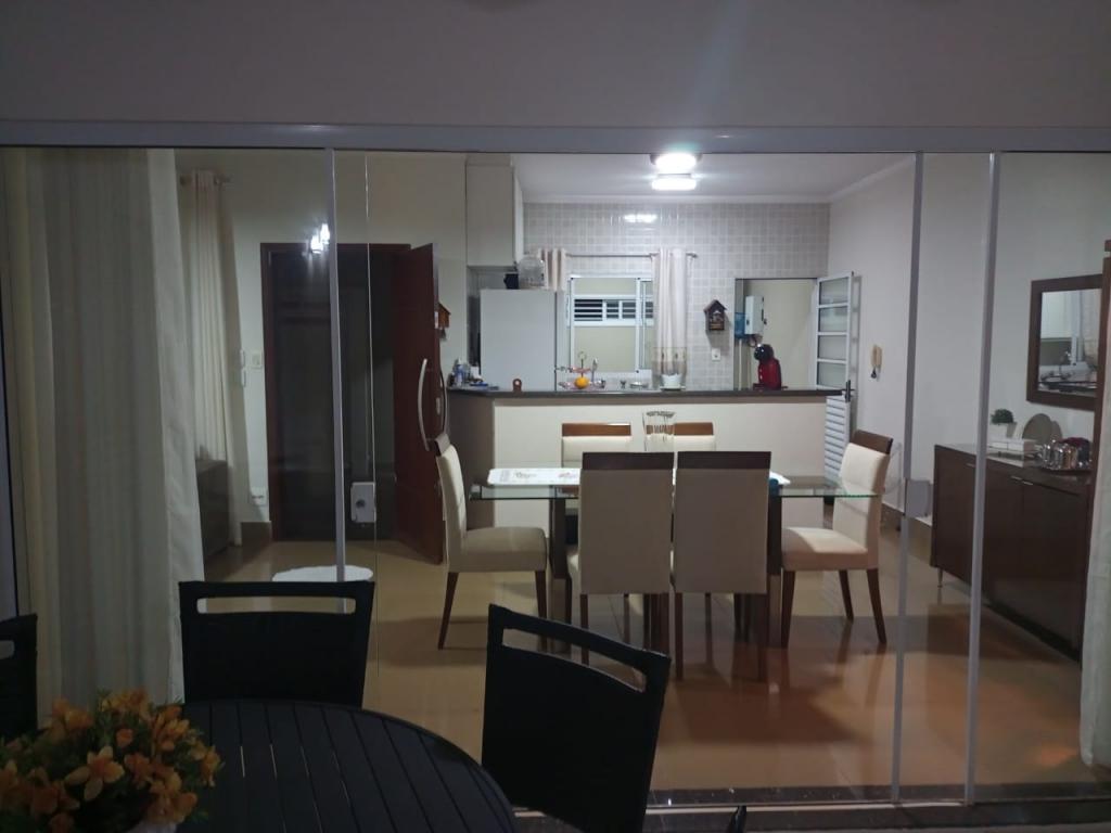 Casa à venda com 3 quartos, 185m² - Foto 11