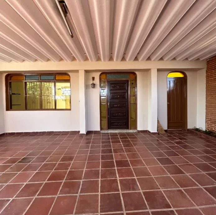 Casa, 4 quartos, 276 m² - Foto 2