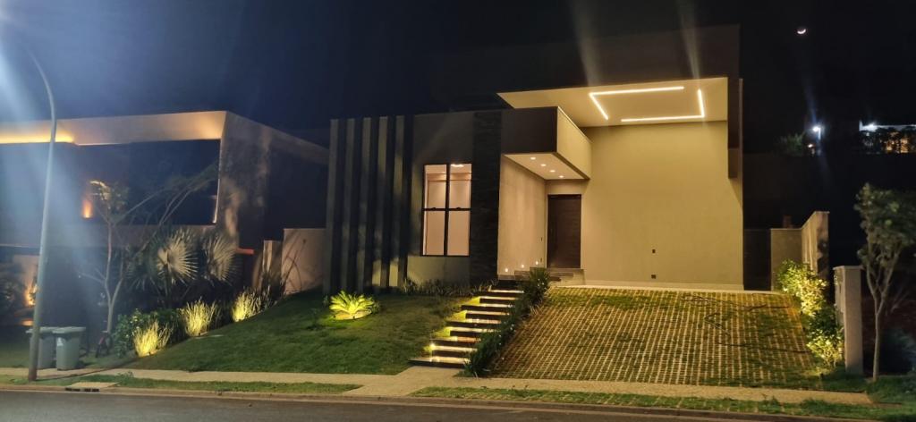 Casa de Condomínio à venda com 4 quartos, 268m² - Foto 3