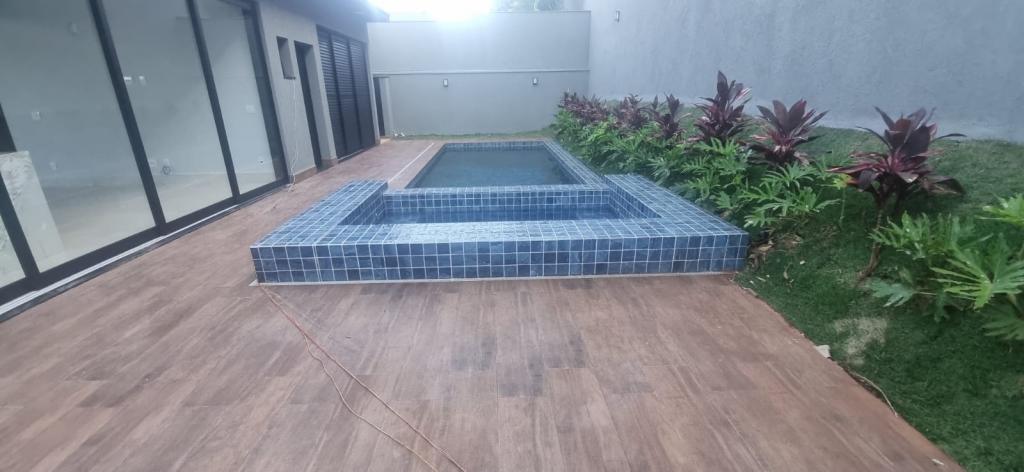 Casa de Condomínio à venda com 4 quartos, 268m² - Foto 32