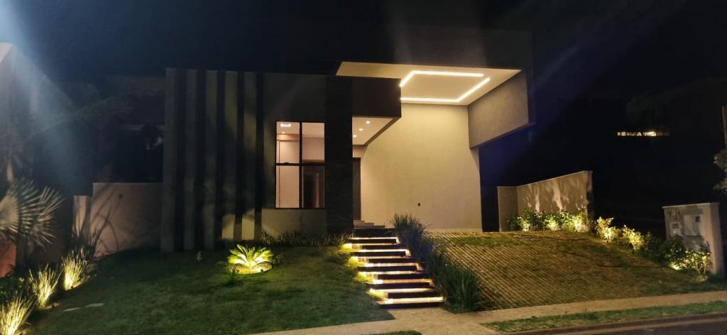 Casa de Condomínio à venda com 4 quartos, 268m² - Foto 1