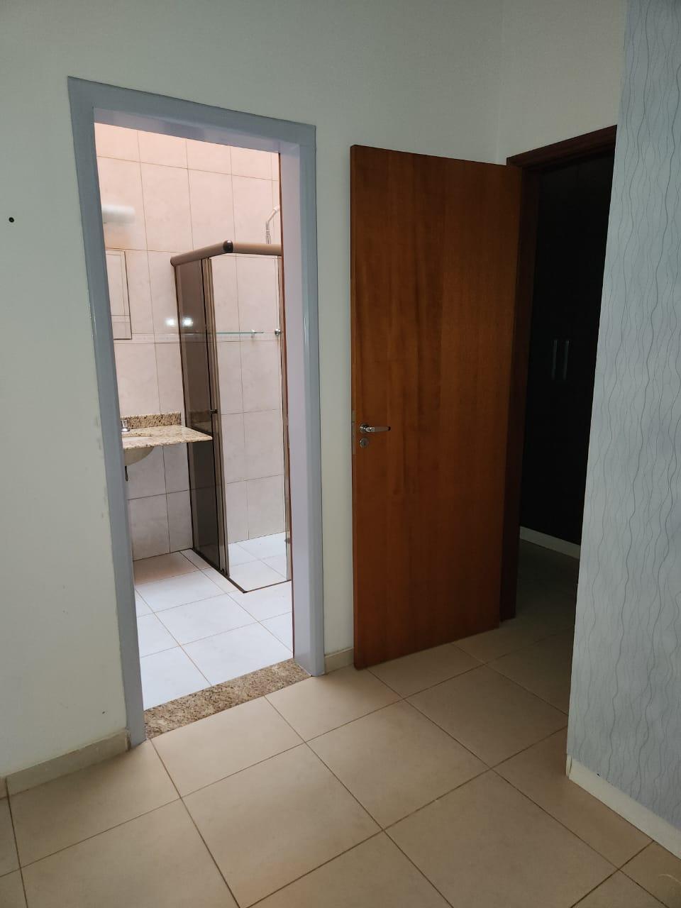 Casa, 4 quartos, 235 m² - Foto 2